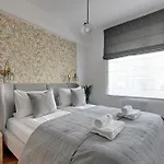 Palm With Terrace & Parking By Lion Appartement *