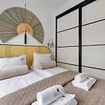 Palm With Terrace & Parking By Lion סופוט